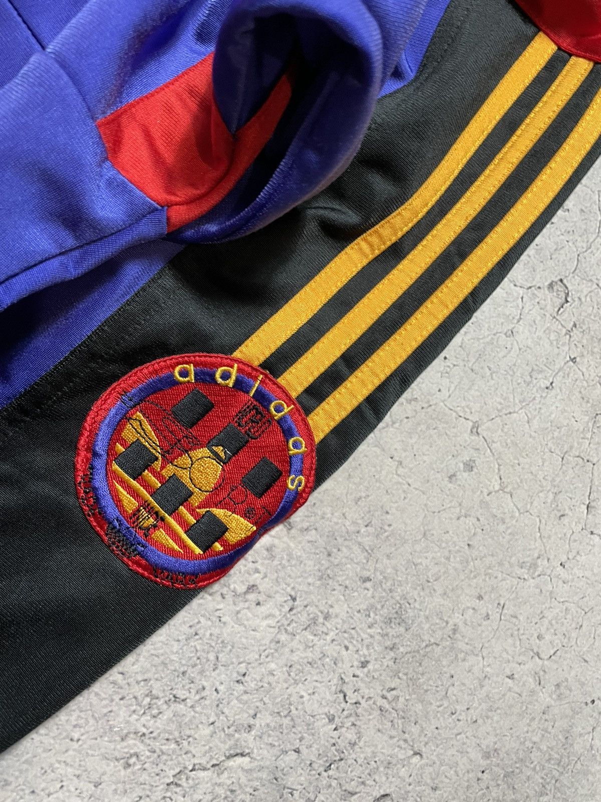 Adidas Vintage 90s Tracksuit Adidas Asia Big Logo Pants And Jacket Size US M / EU 48-50 / 2 - 7 Thumbnail