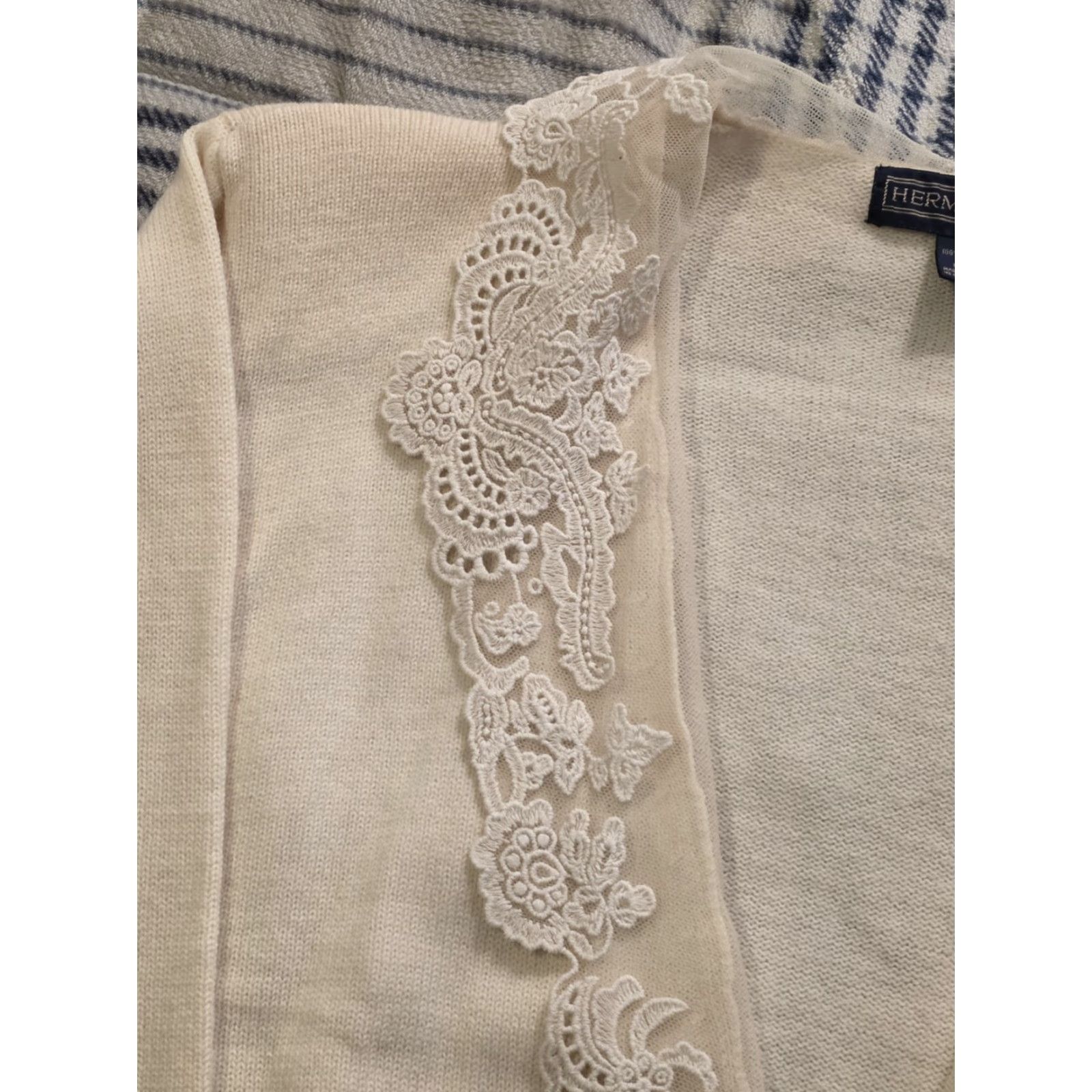 Vintage VINTAGE Herman Geist Cardigan Sweater Women L Ivory 100% Wool Lace Trim V-Neck 90s Classic Size L / US 10 / IT 46 - 3 Thumbnail