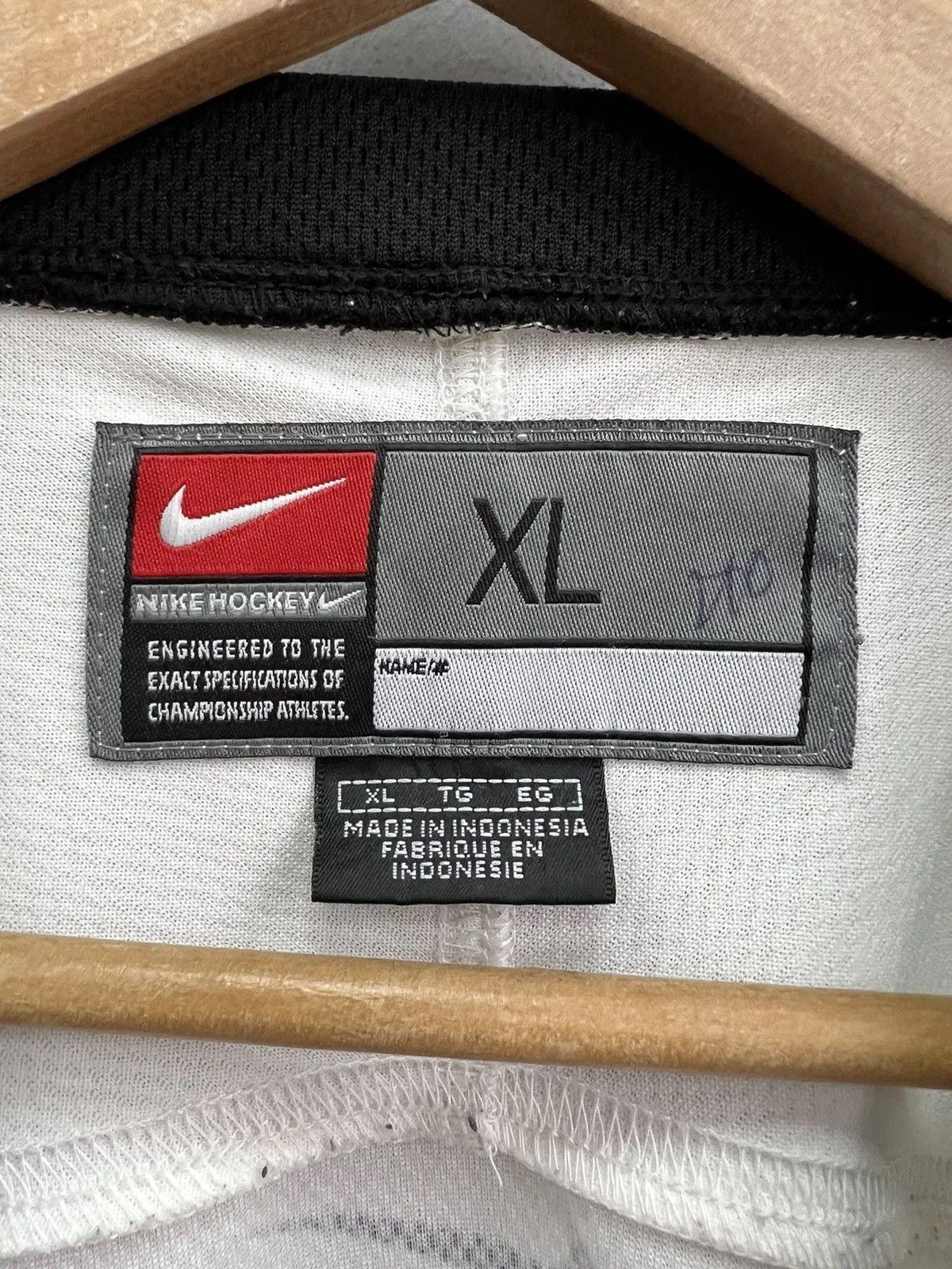 NHL × Nike Canada Nike retro 90s hockey jersey Size US XL / EU 56 / 4 - 6 Thumbnail