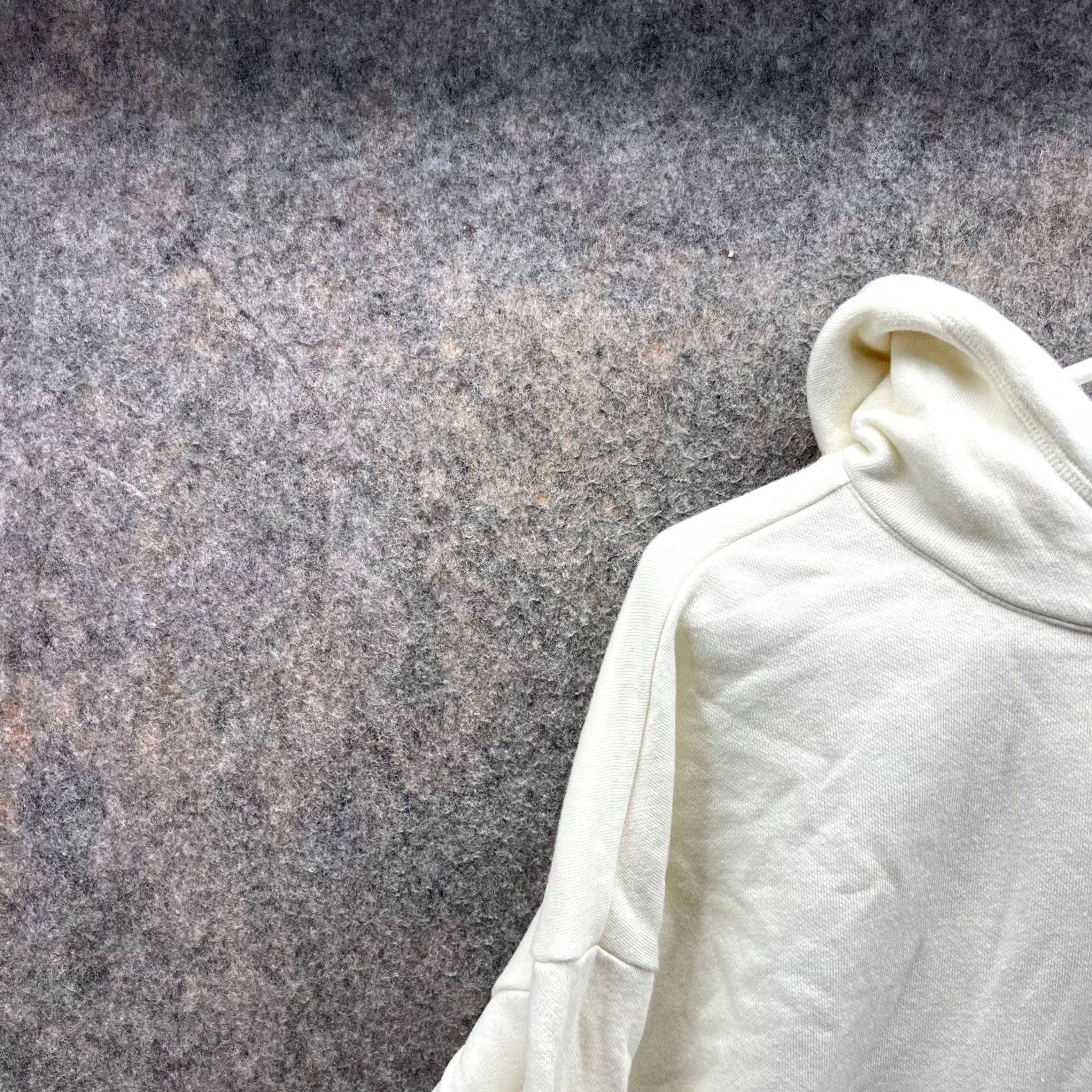 Champion VINTAGE Champion Hoodie Womens Medium Bone White Pullover Fleece 90s Beige Cotton Sweatshirt 90s Women Mens? Size M / US 6-8 / IT 42-44 - 4 Thumbnail