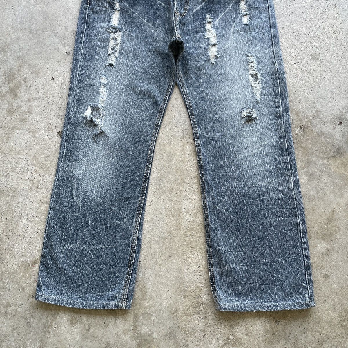 Japanese Brand Vintage Japanese Jeans Distressed Faded Denim Pants W36x27 Size US 36 / EU 52 - 4 Thumbnail