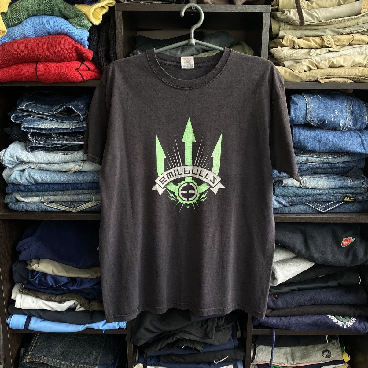 Band Tees Vintage EmilBullz oceanic tour 2011 bug logo faded tee Size US L / EU 52-54 / 3 - 1 Thumbnail