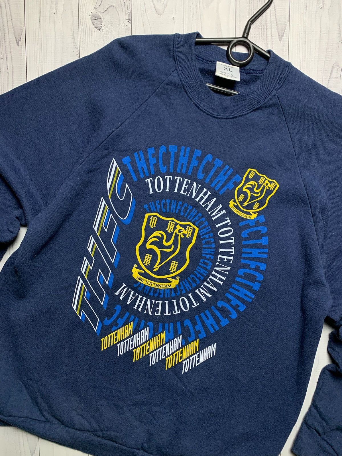 Vintage Vintage Tottenham spurs soccer sweatshirt size XL UK Size US XL / EU 56 / 4 - 2 Thumbnail