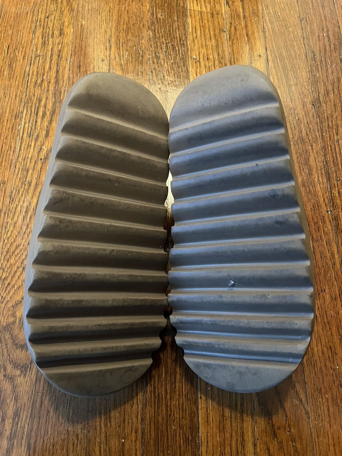 Yeezy Slide ‘Earth Brown’