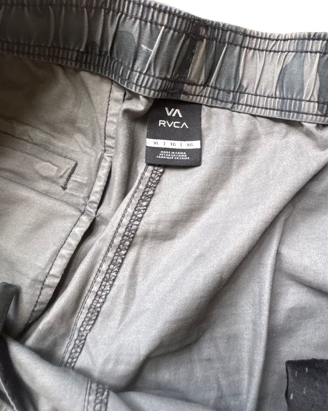RVCA RVCA Men's Gray Camo Jogger Sweatpants Size US 37 - 2 Thumbnail