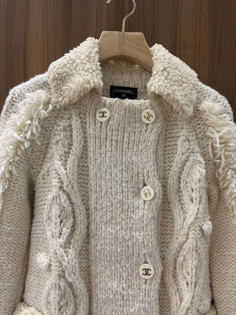 Chanel Chanel Gold double C buckle wool blend knitted cardigan co Size XXS / US 00 / IT 34 - 3 Thumbnail