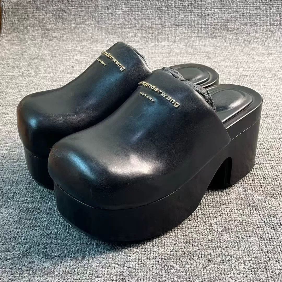 Alexander Wang Alexander Wang Black Logo Closed-Toe Slippers Size US 4 / IT 34 - 1 Thumbnail