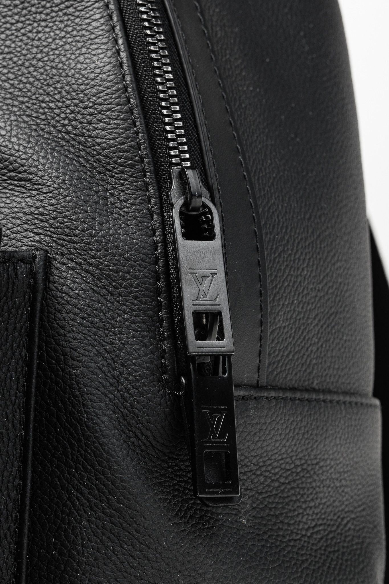 Louis Vuitton Louis Vuitton Takeoff Black Leather LV Monogram Backpack Size ONE SIZE - 11 Thumbnail