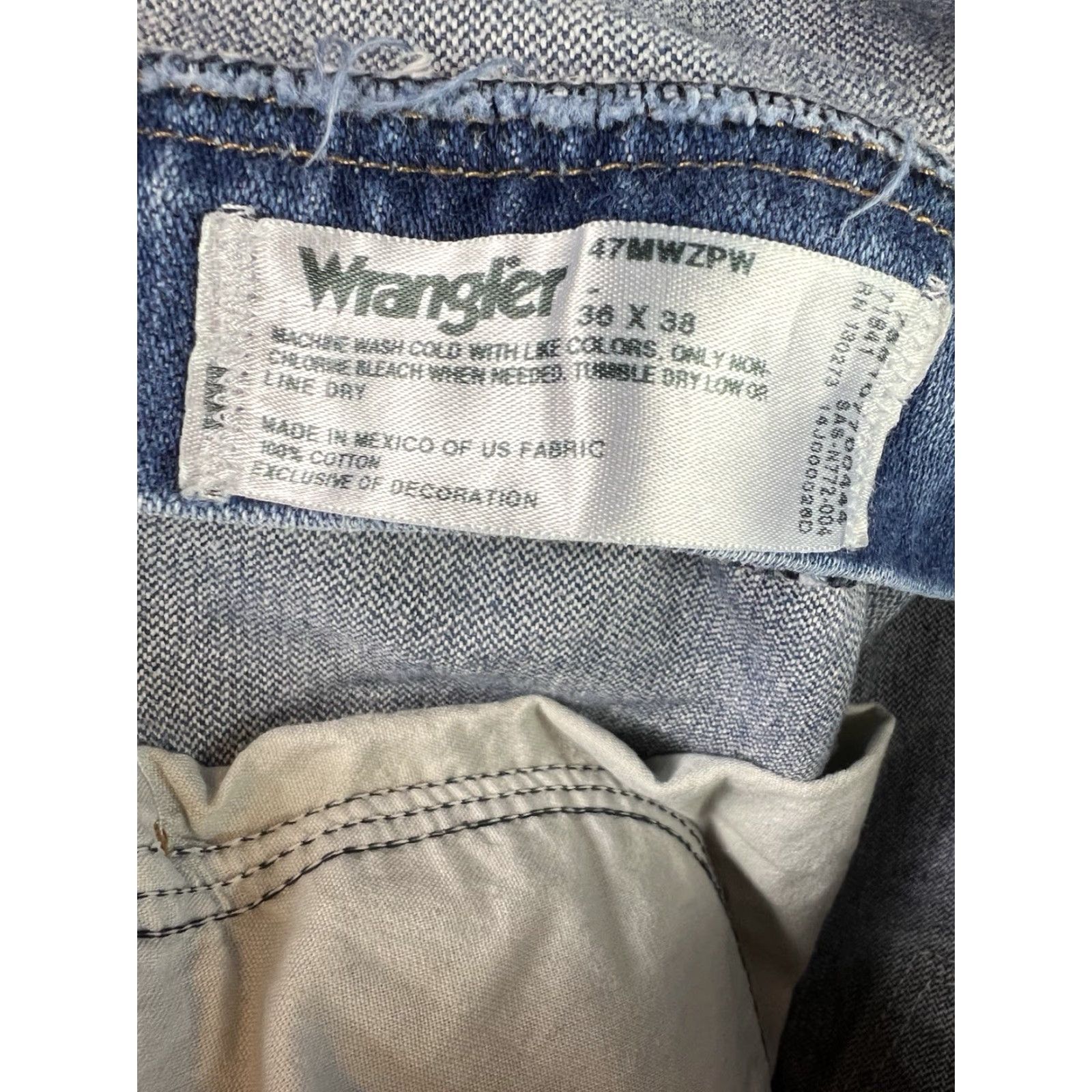 Wrangler VINTAGE Wrangler 47MWZ Jeans Cowboy Denim Straight 36x31 Mens Blue Regular Fit Stains Included Size US 36 / EU 52 - 4 Thumbnail
