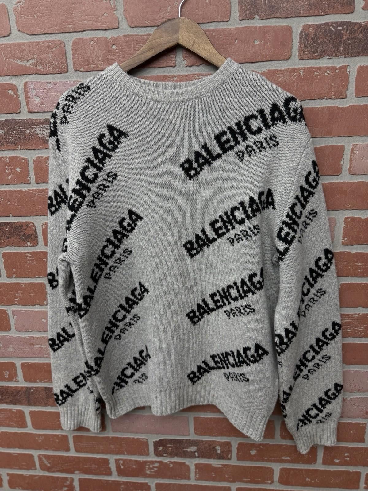 Balenciaga Size Medium- Balenciaga Knit Crewneck Grey Paris Logo $1500 Size US M / EU 48-50 / 2 - 4 Thumbnail