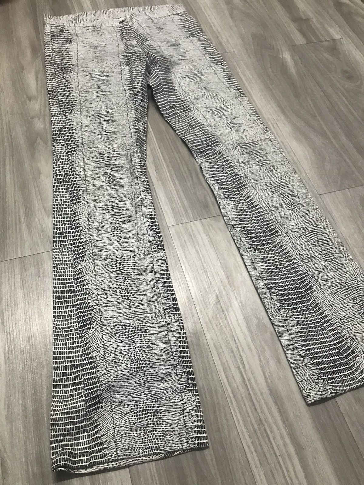 5351 POUR LES HOMMES 5351 Pour Les Homme Snake Printed Flare Jeans Size US 28 / EU 44 - 12 Thumbnail