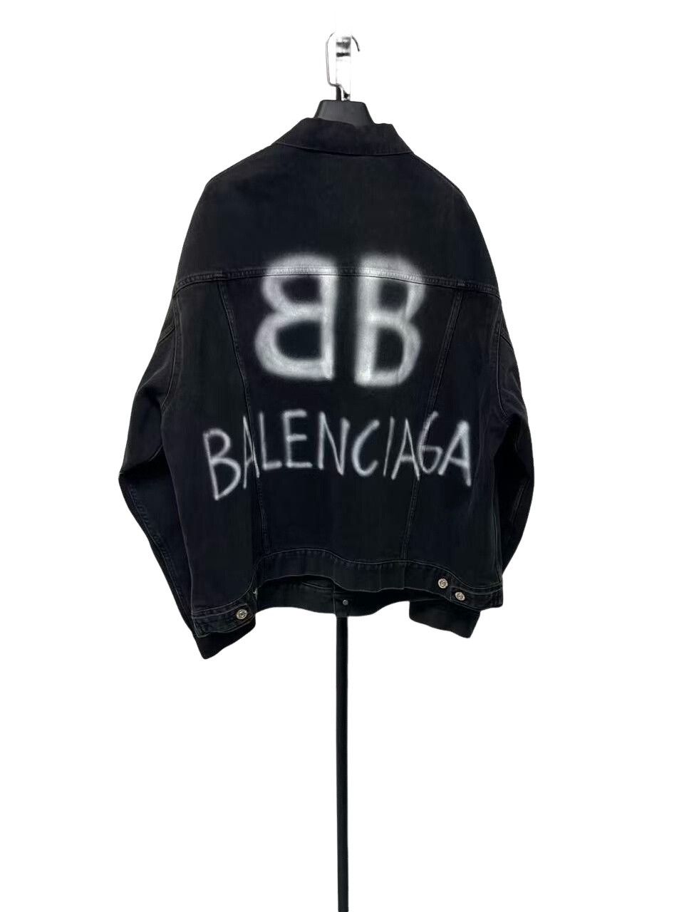 Balenciaga Balenciaga Spray Paint Logo Denim Jacket S Size US S / EU 44-46 / 1 - 1 Thumbnail