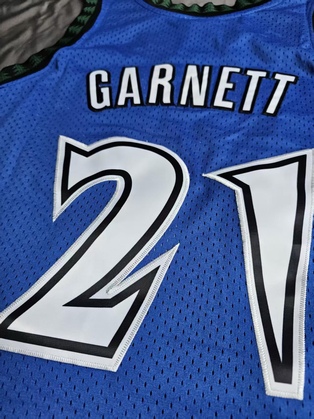 NBA #21 Kevin Garnett Jersey Timberwolves 2003 04 Size US L / EU 52-54 / 3 - 3 Thumbnail