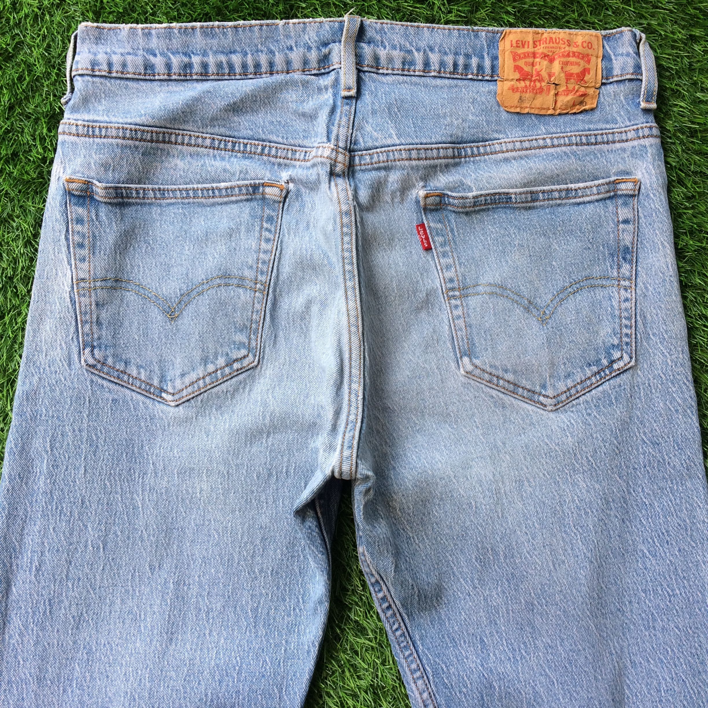 Jean Distressed Light Wash Levis 569 Jeans D-760 Size US 31 - 4 Thumbnail