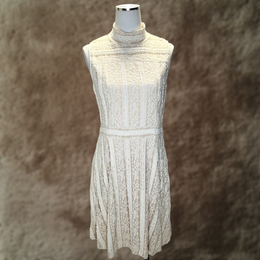 Vince Camuto Vince Camuto Dress Women’s Size Medium Ivory Victorian Lace Sleeveless Mock Neck Knee Length A-Line Formal Wedding Party/Cocktail Cowgirl 2020s Womens Size M / US 6-8 / IT 42-44 - 1 Thumbnail