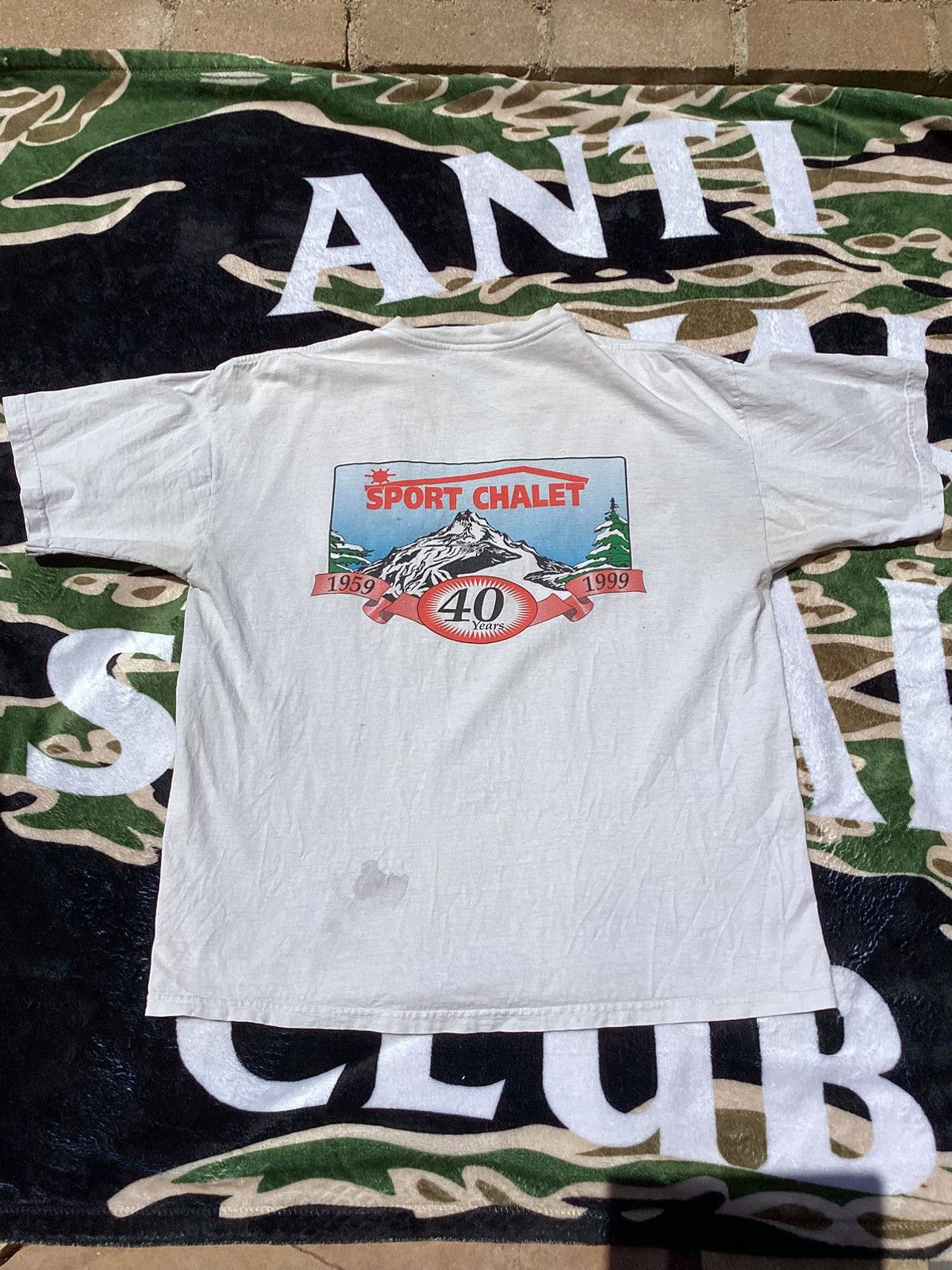 Tultex × Vintage Vintage 1990s sports chalet, distressed worn T-shirt Size US XL / EU 56 / 4 - 1 Thumbnail