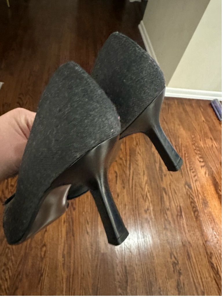 Stuart Weitzman Women's Stuart Weitzman Heels Size 9.5 Gray Size US 9.5 / IT 39.5 - 7 Thumbnail