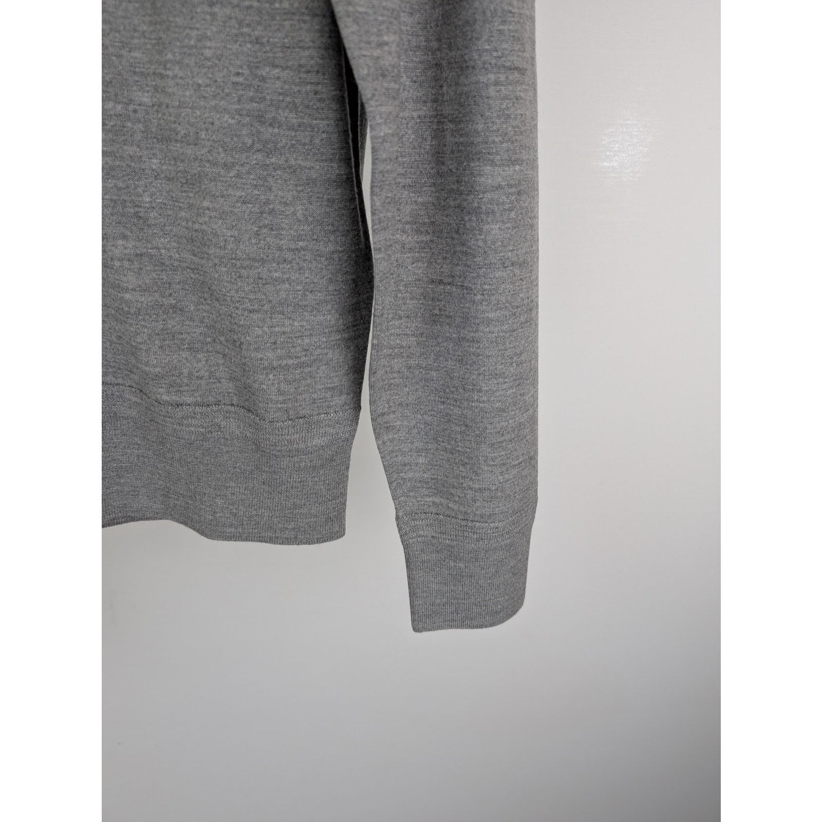 Tom Ford o1rshd1 V-Neck Knitwear Crewneck Sweatshirt in Grey Size US M / EU 48-50 / 2 - 4 Thumbnail