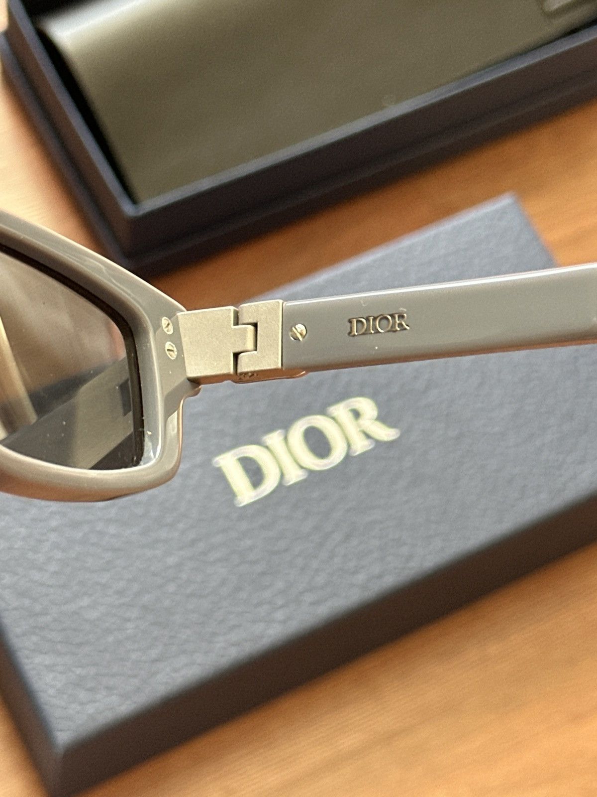 Dior Dior Icon Grey Sunglasses Size ONE SIZE - 10 Thumbnail