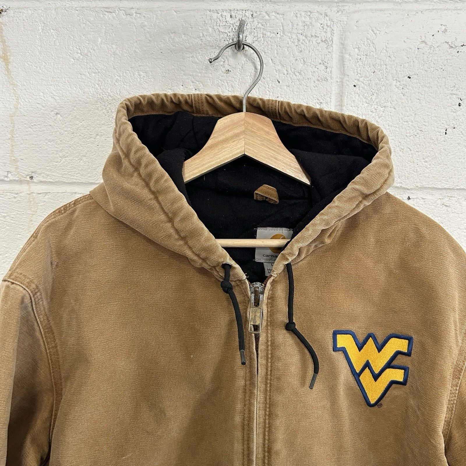 Carhartt NCAA X Carhartt Quilted Active Jacket “WVU Mountaineers" Size US L / EU 52-54 / 3 - 3 Thumbnail