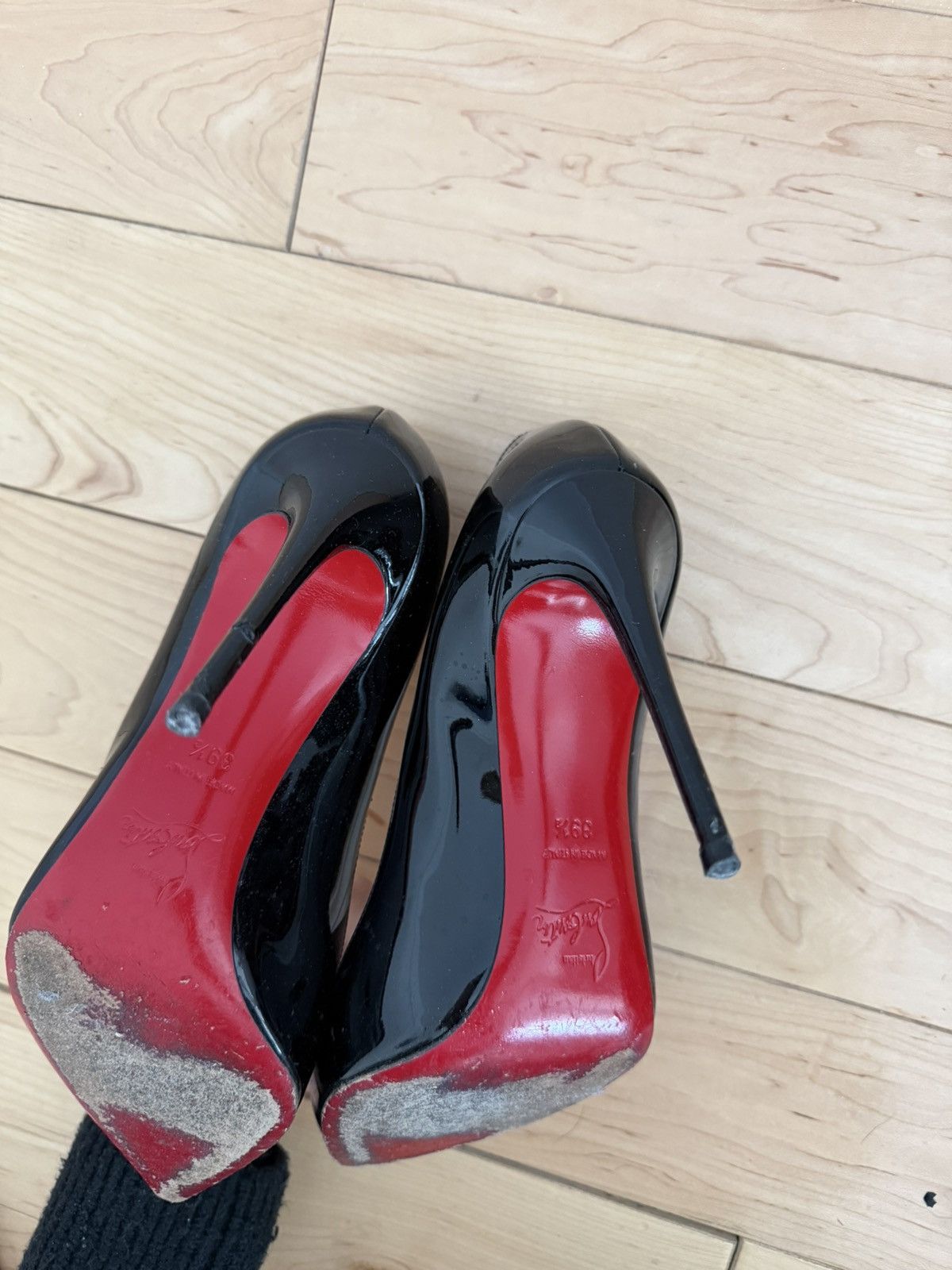 Christian Louboutin Christian Louboutin Size US 9.5 / IT 39.5 - 7 Thumbnail