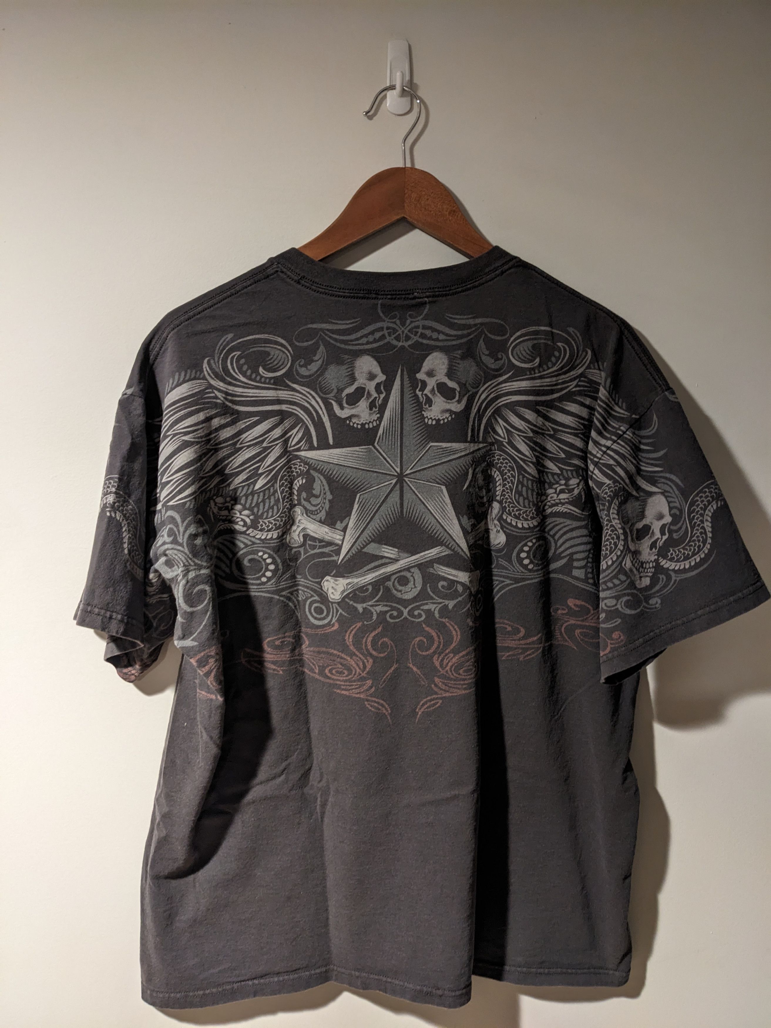 Liquid Blue × Vintage Vintage Y2K Liquid Blue Skull & Sword Tribal Gothic T-Shirt Size US XL / EU 56 / 4 - 4 Thumbnail