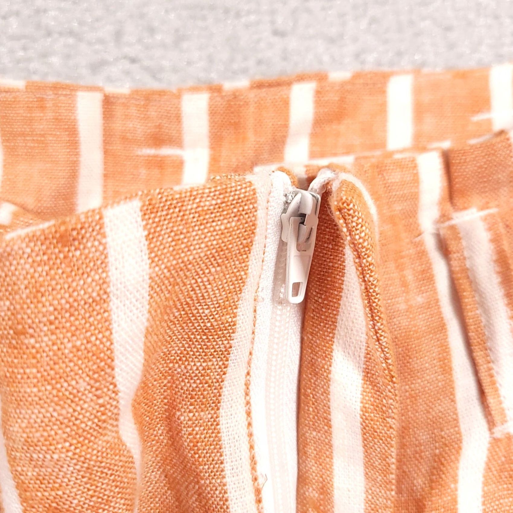 Forever 21 Forever 21 Shorts Women's Size 24 Orange Ivory Striped Linen Pleated Zip Pockets Size 42" / US 20 - 6 Thumbnail
