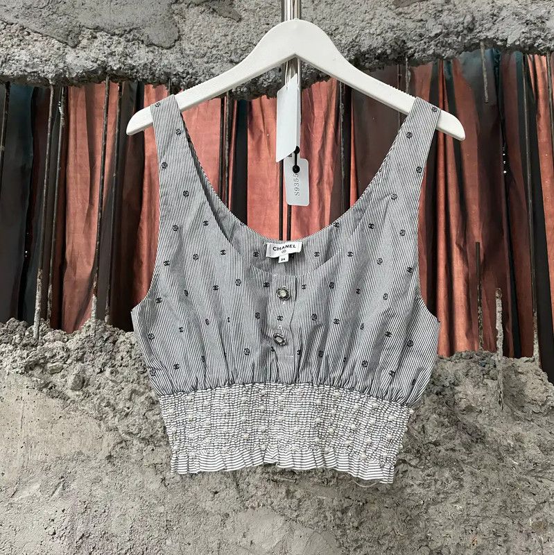 Chanel Chanel Gray Sleeveless Cropped Top 0089 Size ONE SIZE - 1 Thumbnail