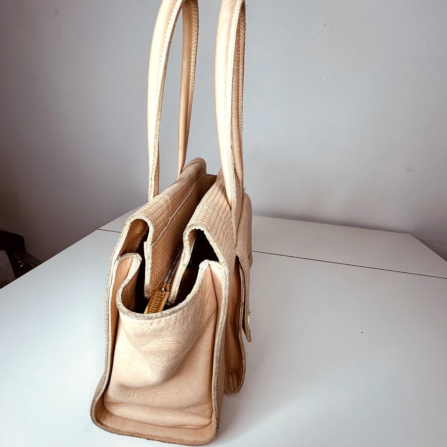 HAMMITT Hammitt Cream Leather Satchel Front Zip Pocket Red Interior Size ONE SIZE - 4 Thumbnail