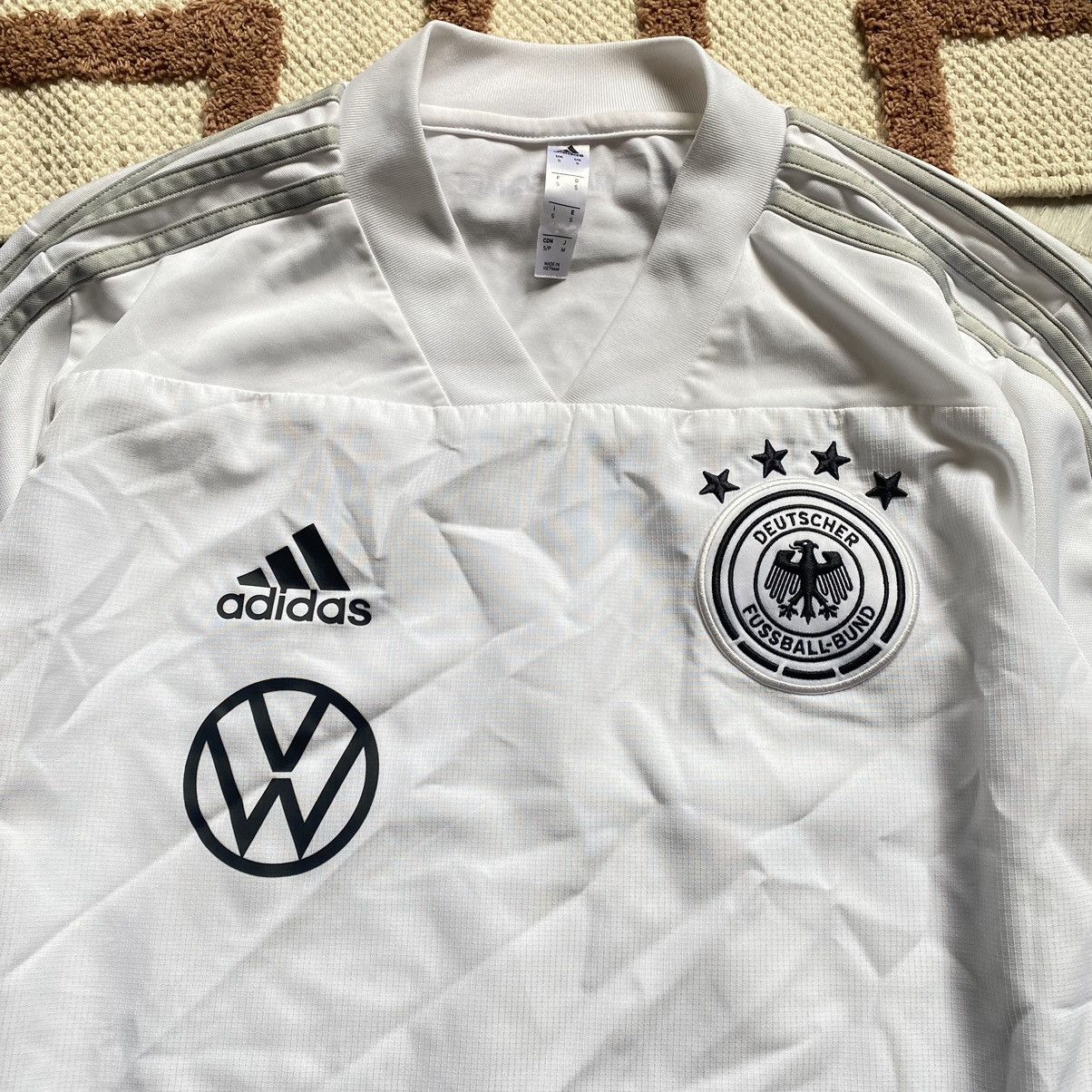 Adidas ADIDAS DEUTSCHER FC VOLKSWAGEN 2018 LONG SLEEVE JERSEY Size US S / EU 44-46 / 1 - 2 Thumbnail