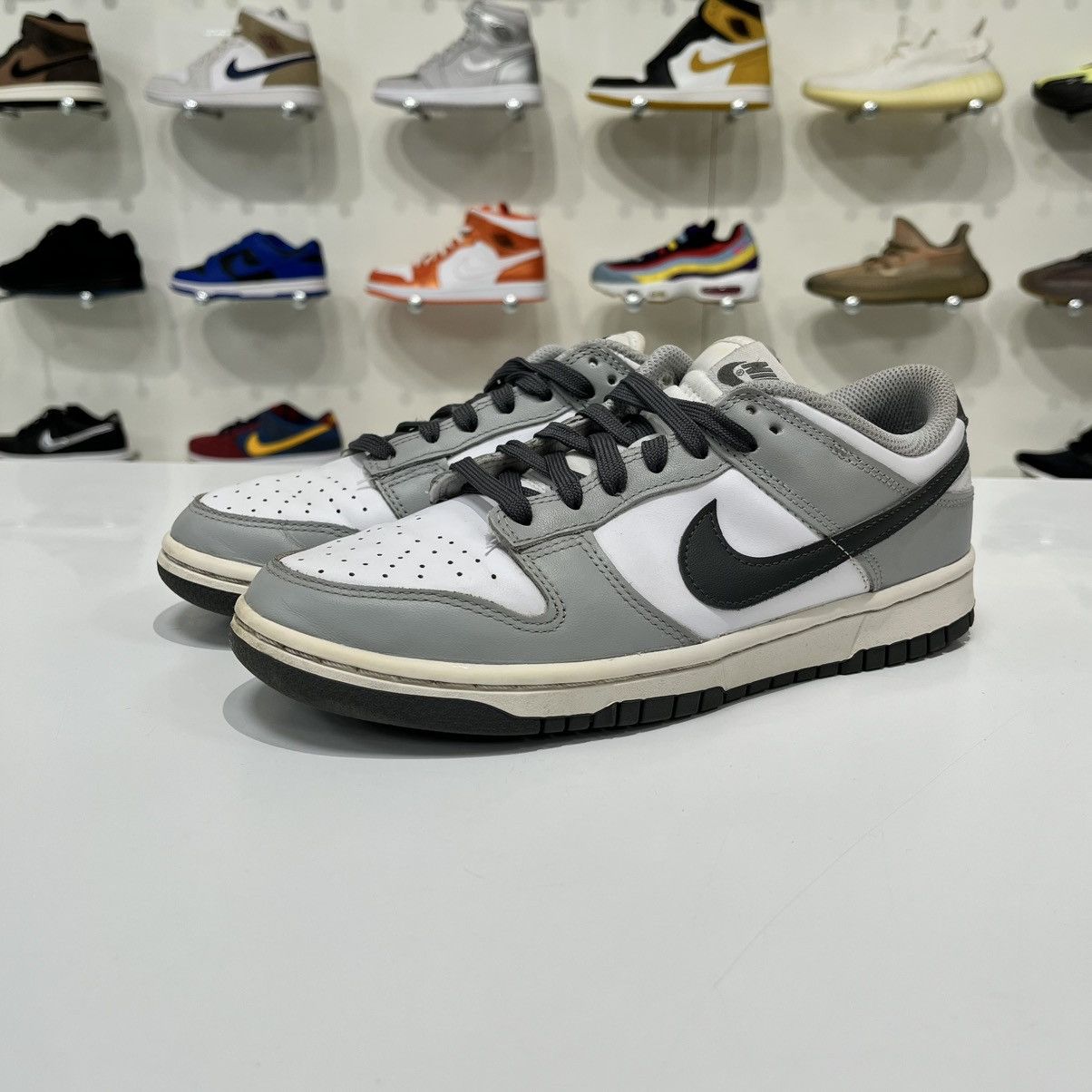 Nike Nike Dunk Low Light Smoke Grey (W) Size US 8 / IT 38 - 2 Thumbnail