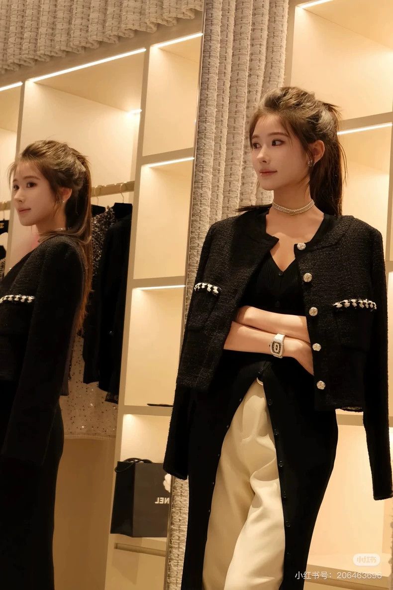Chanel Chanel 24p popular black two-pocket rolled edge petal buck Size XS / US 0-2 / IT 36-38 - 8 Thumbnail