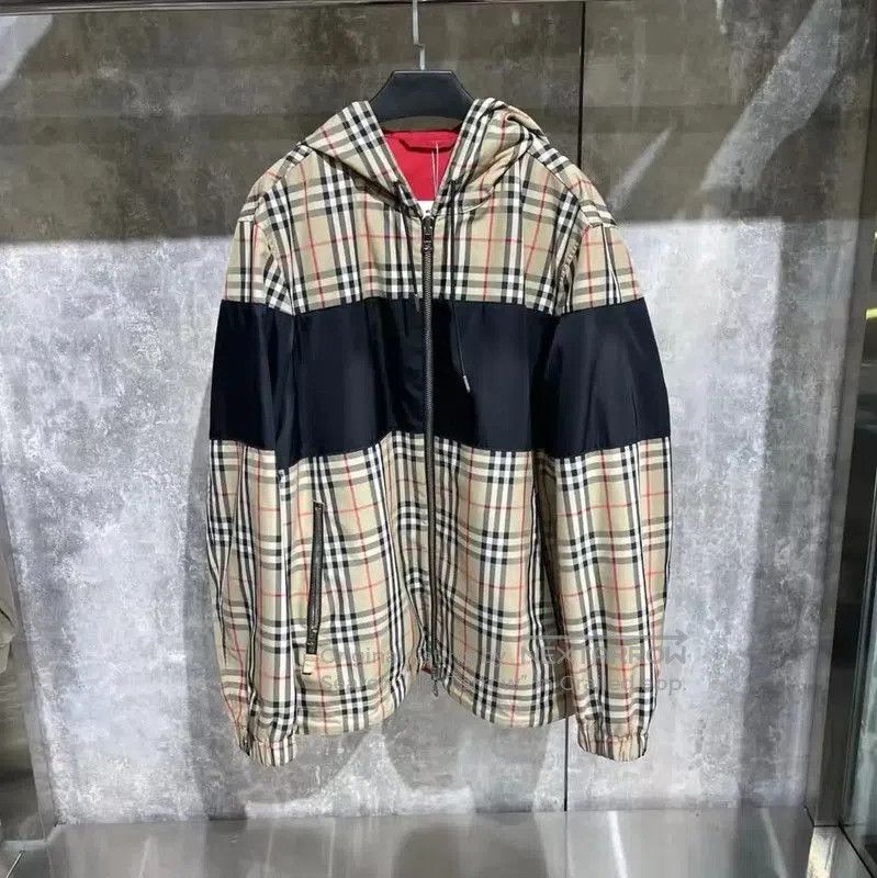 Burberry Burberry Men's Red Cotton Hooded Jacket. Size US M / EU 48-50 / 2 - 1 Thumbnail