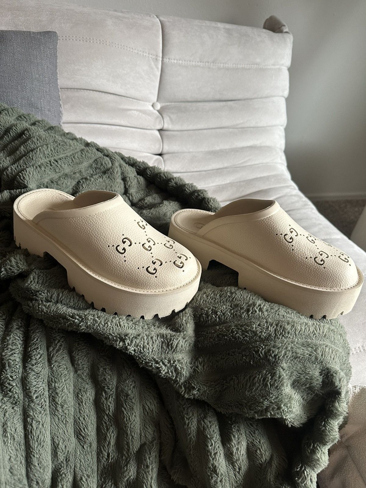 Gucci Gucci Guccisima Slides Size US 6 / EU 39 - 2 Thumbnail