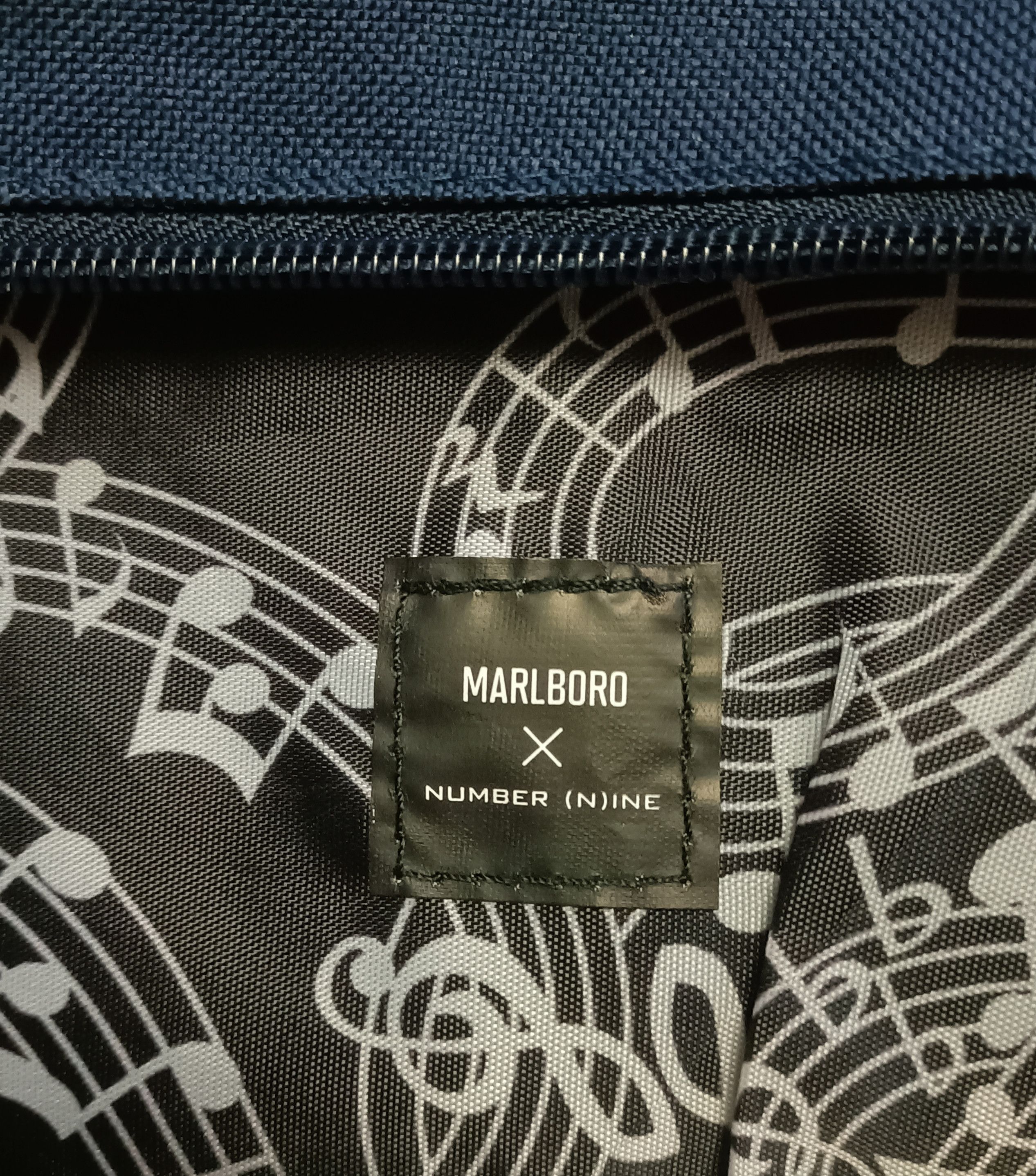 Number (N)ine Number (N)ine x Malboro Portable Magnetic Button Folded Bag Size ONE SIZE - 6 Thumbnail