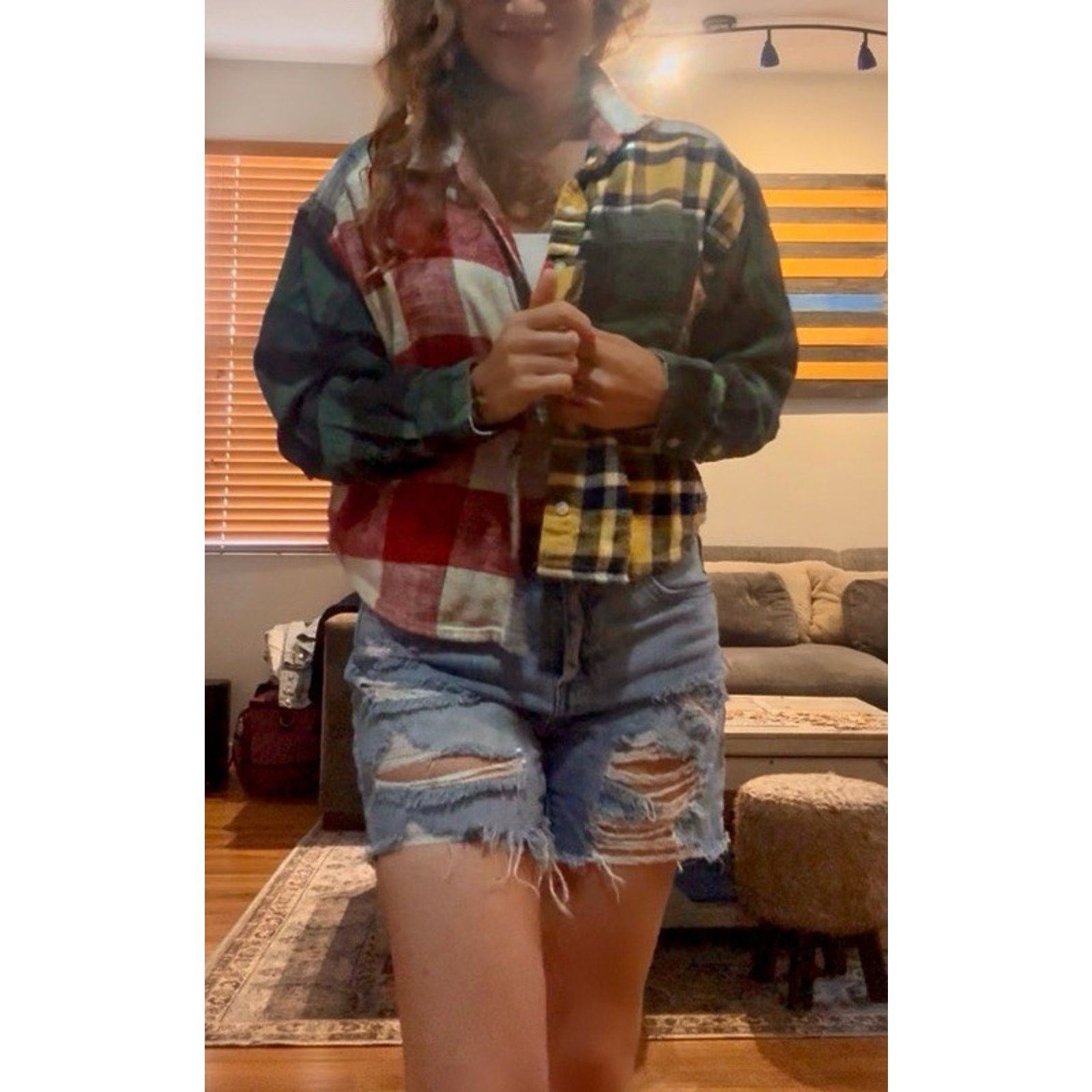 American Eagle Outfitters QUEEN Plaid Crop Flannel Upcycled Retro Vintage Grunge Sz M Size M / US 6-8 / IT 42-44 - 2 Thumbnail