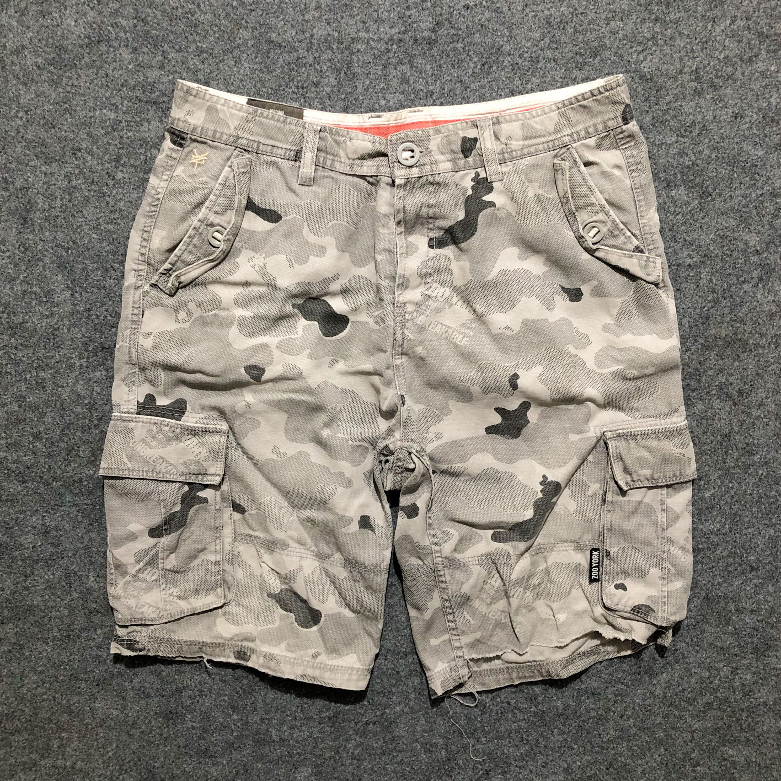 Zoo York Zoo York Urban Camo Cargo Shorts Faded Grey Size US 32 / EU 48 - 1 Thumbnail