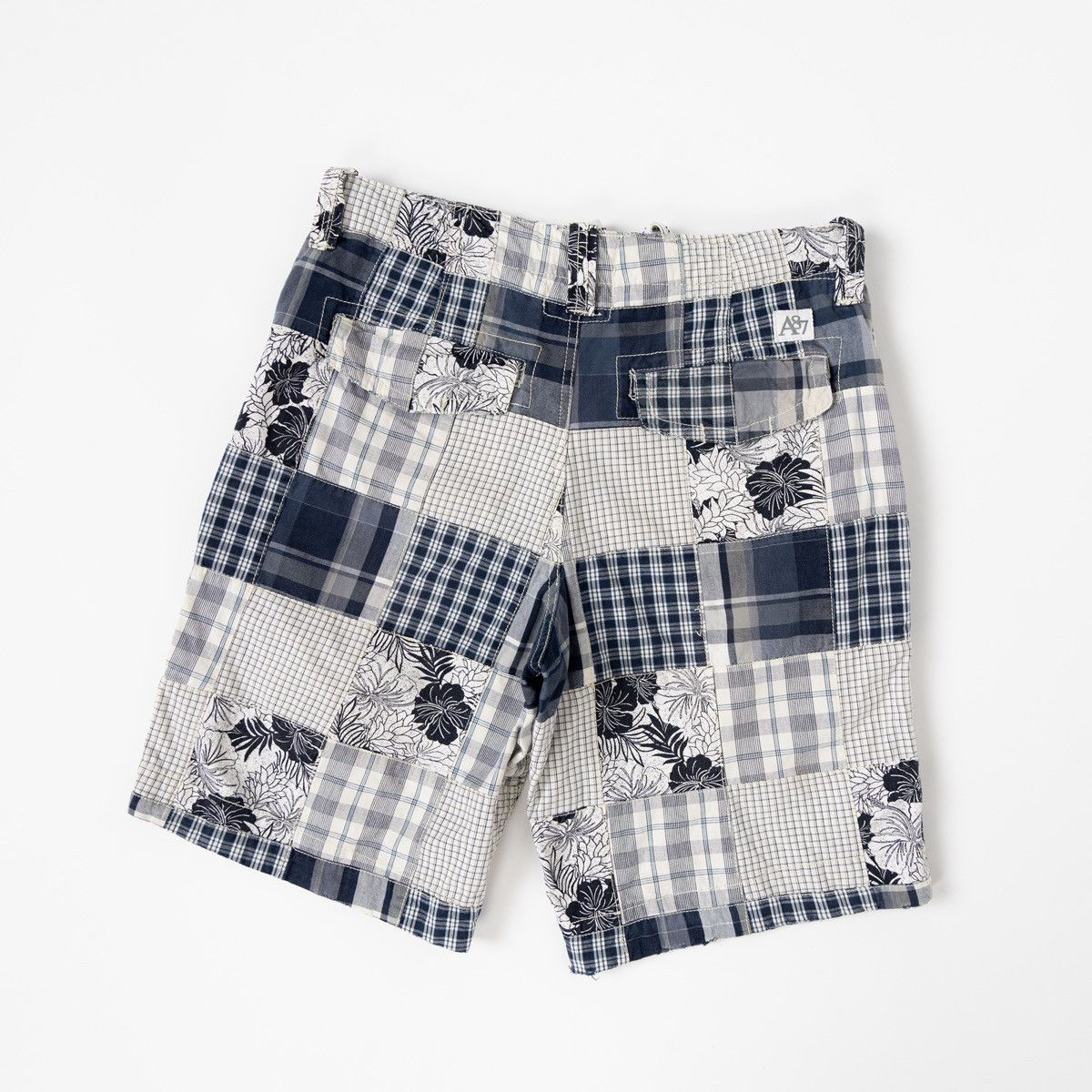 Aeropostale Aeropostale Mens Patchwork Plaid Floral Shorts Blue White Size US 30 / EU 46 - 2 Thumbnail