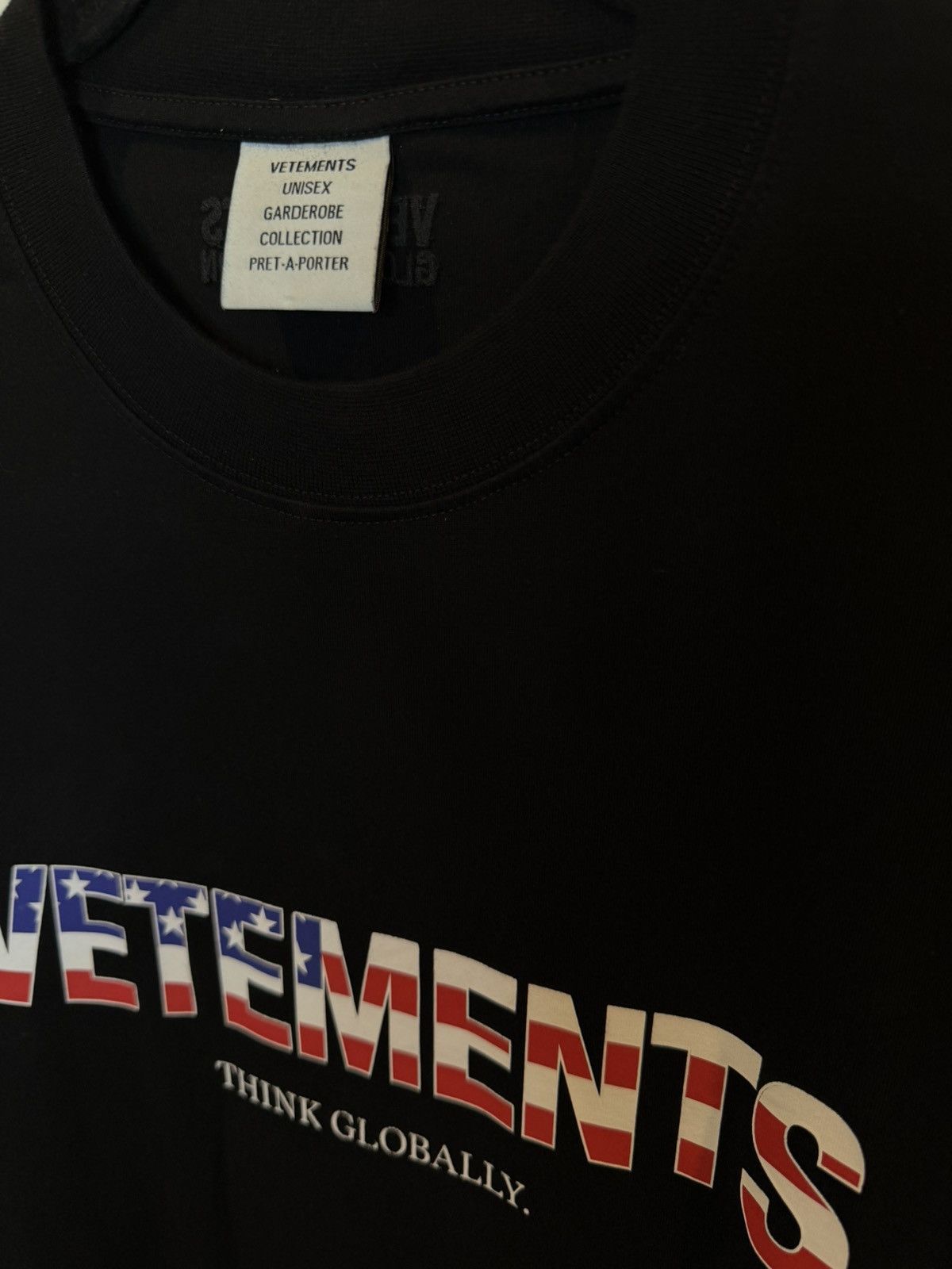 Vetements Vetements Think Globally Tee Size US S / EU 44-46 / 1 - 2 Thumbnail