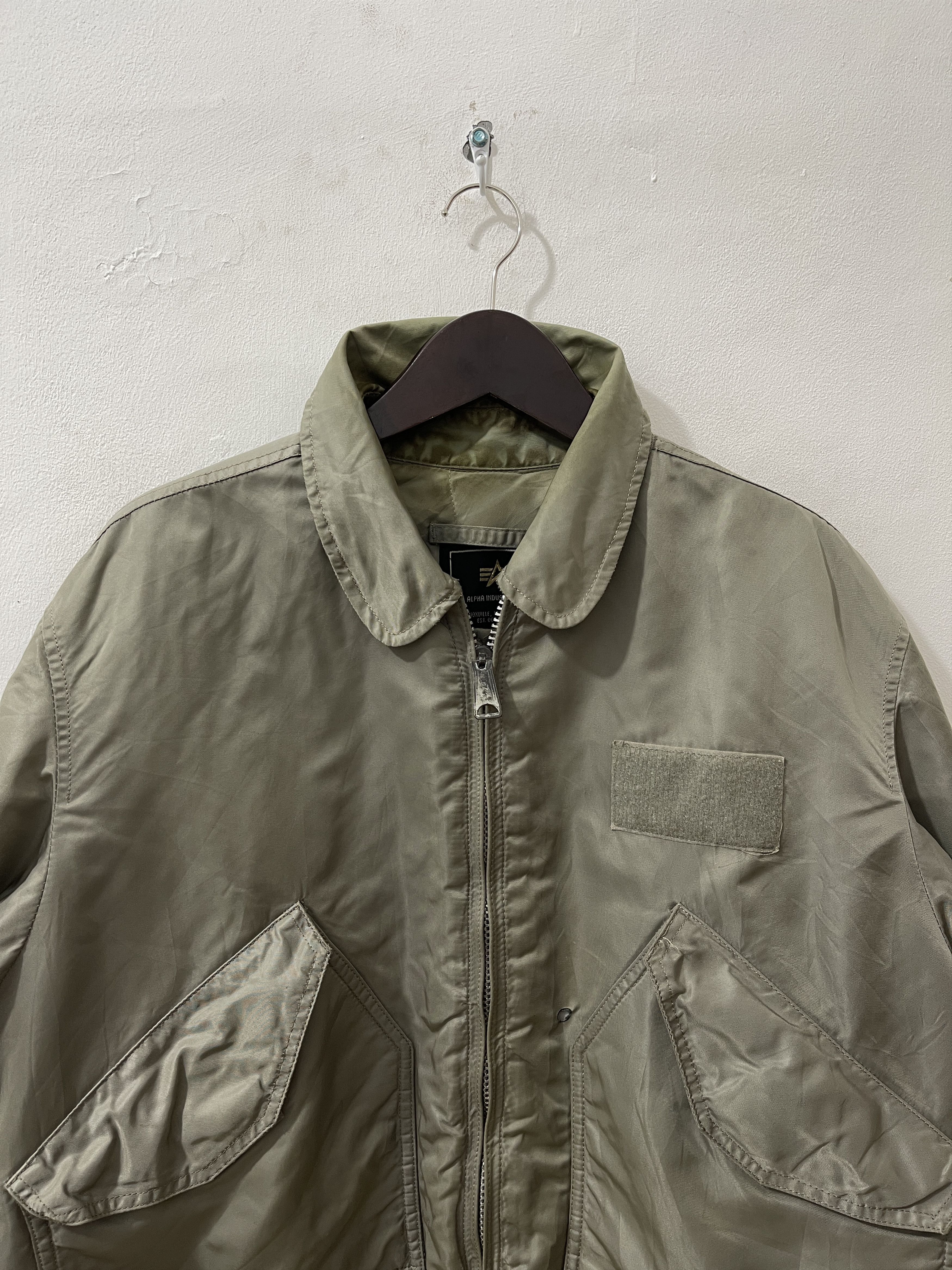Alpha Industries Vintage Thrashed Alpha Industries USN Bomber Military Jacket Size US L / EU 52-54 / 3 - 4 Thumbnail
