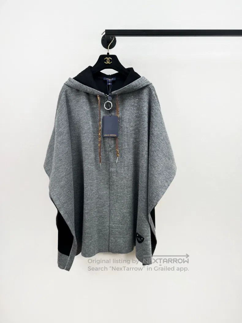 Louis Vuitton Louis Vuitton Cashmere-blend Cape Size US M / EU 48-50 / 2 - 1 Thumbnail