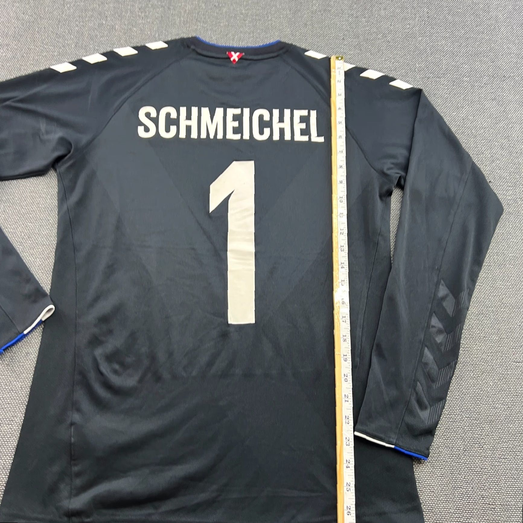 Hummel Hummel Denmark 2018 2019 Goalkeeper Football Jersey Mens Small Hummel Black Long Sleeve Round Neck Athletic Moisture Wicking Quick Dry Shirt Size US S / EU 44-46 / 1 - 5 Thumbnail