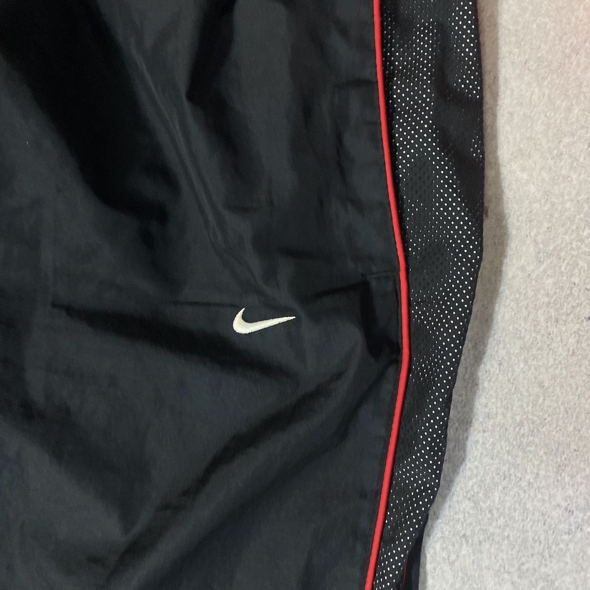 Nike Vintage nike track pants y2k sweatpants nylon Size US 34 / EU 50 - 6 Thumbnail