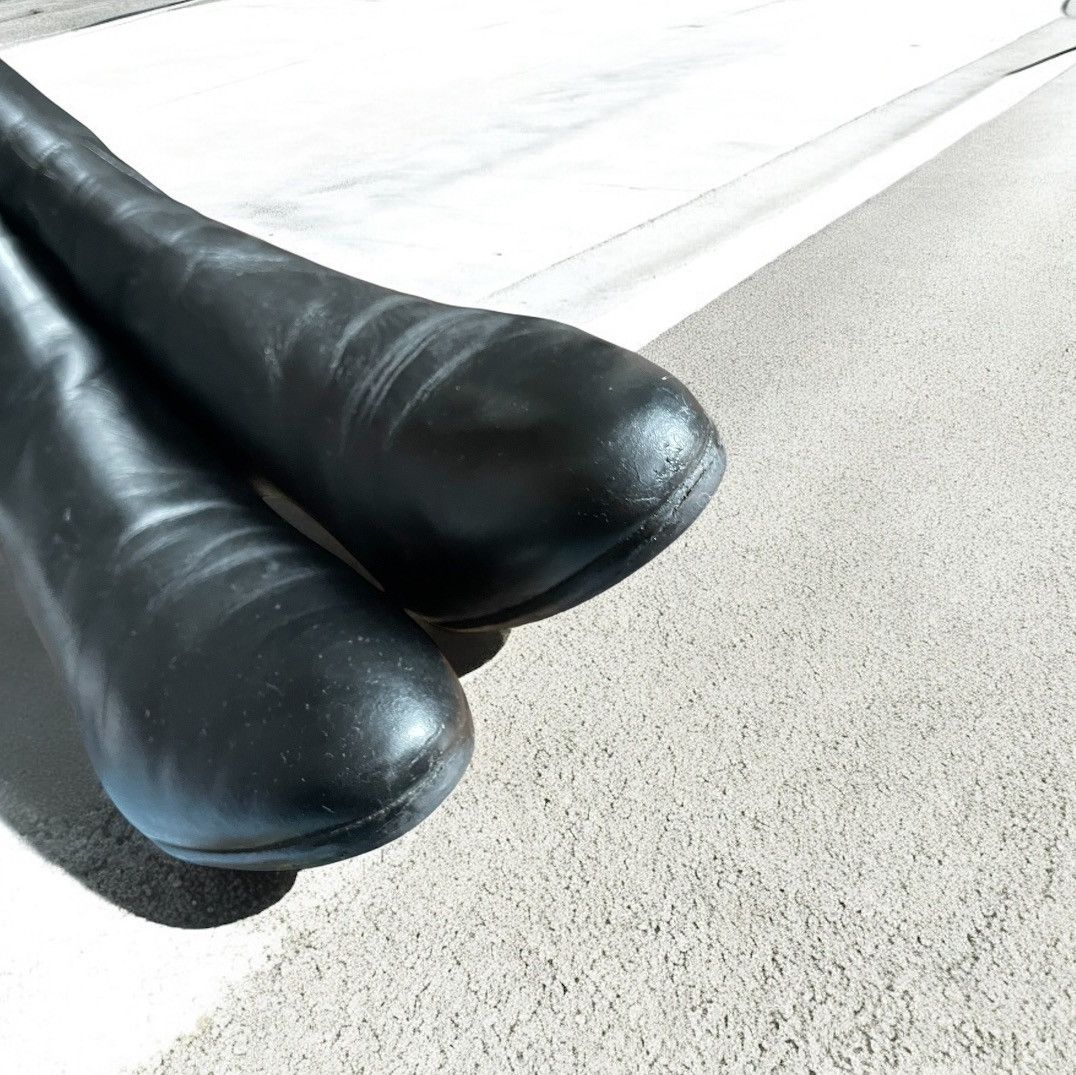 Salvatore Ferragamo Black Leather Salvatore Ferragamo classic Bootie Size 6 1/2 Size US 6.5 / IT 36.5 - 5 Thumbnail