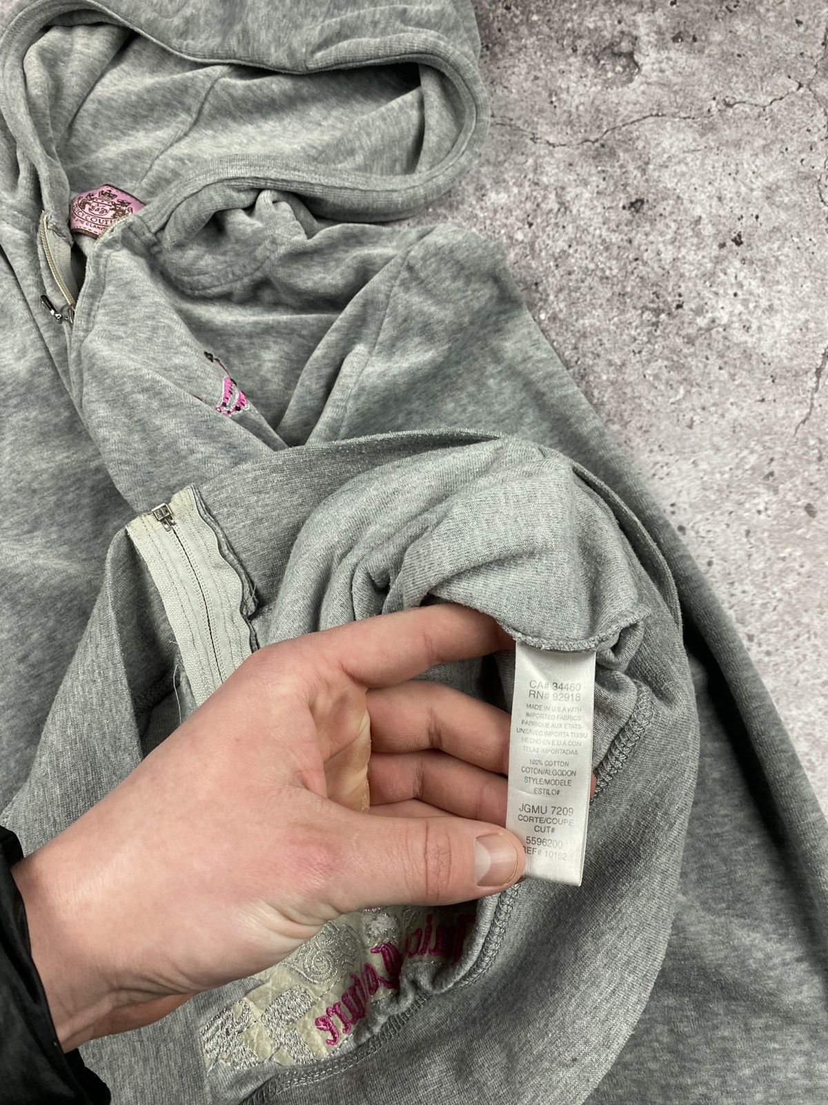 Juicy Couture VINTAGE JUICY COUTURE VELOUR Y2K ZIP HOODIE CROWN Size XL / US 12-14 / IT 48-50 - 8 Thumbnail