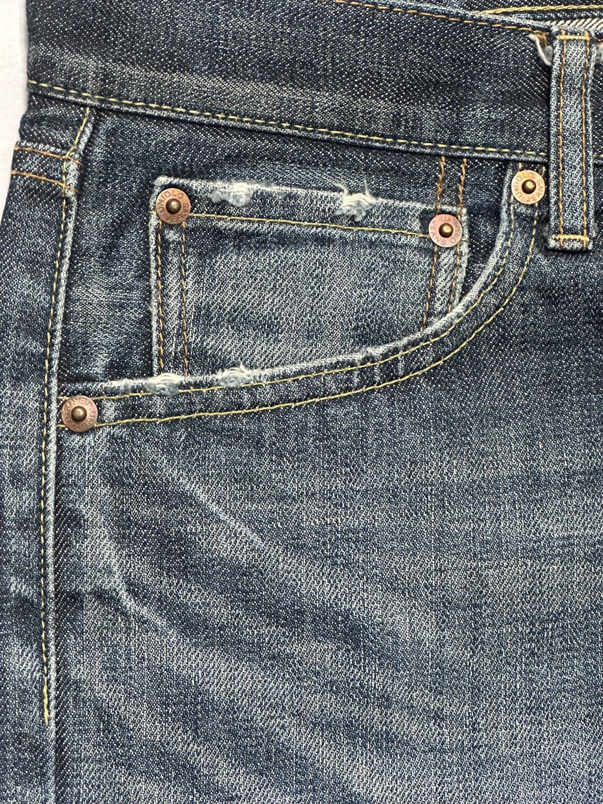 Uniqlo Uniqlo Relaxed Fit Straight Japan Jeans Faded Wash Size US 34 / EU 50 - 5 Thumbnail