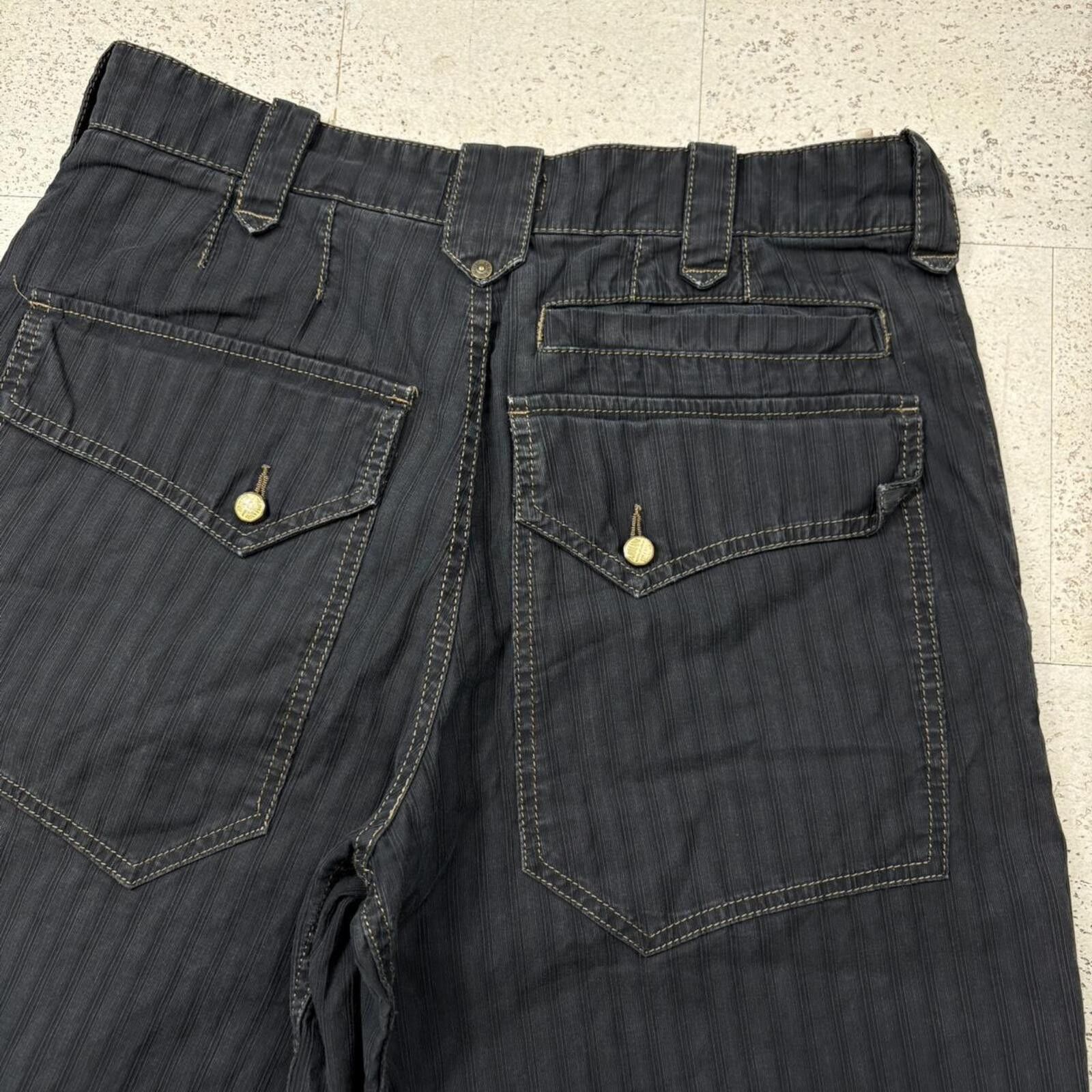 Armani 90’s Armani Jeans Cargo Shorts (28”) Size US 28 / EU 44 - 5 Thumbnail