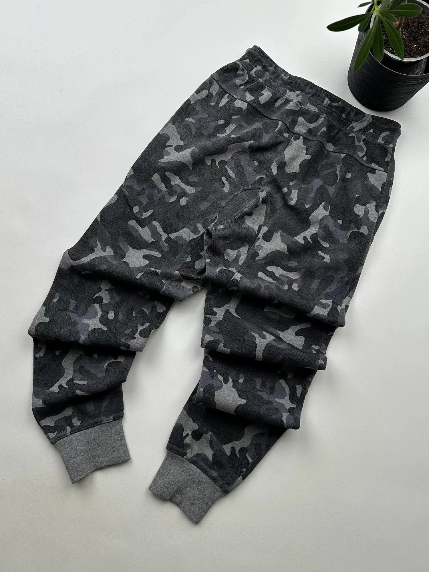 Nike Nike Tech Fleece Sweatpants (226) Size US 28 / EU 44 - 9 Thumbnail