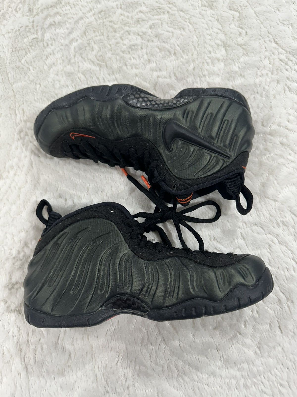 image of Nike Air Foamposite Pro Sequoia Shoes in Black, Men's (Size 8)