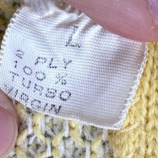Vintage VINTAGE Heritage V-Neck Sweater Women Large Yellow Acrylic Knit Pullover Ladies Size L / US 10 / IT 46 - 5 Thumbnail